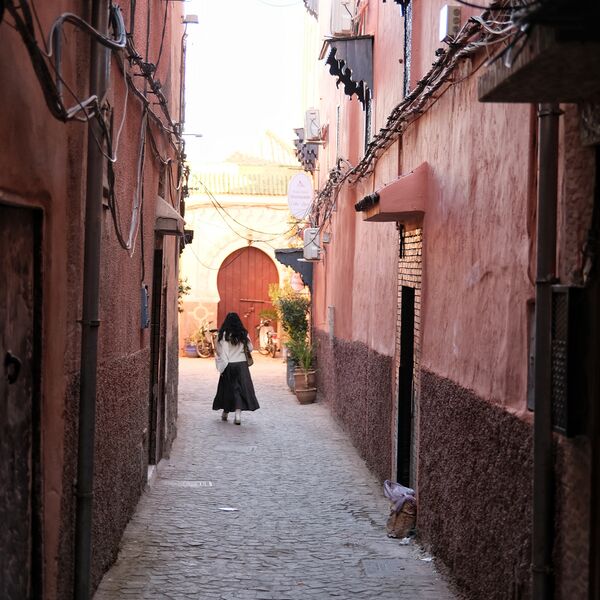 Datei:Gasse in der Medina.jpeg