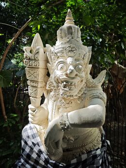 Statue Alfred Brehm Haus.jpg
